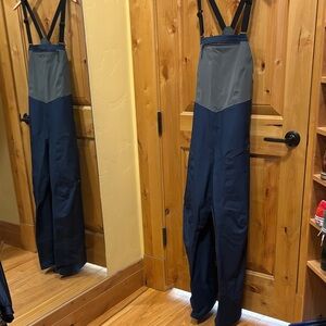 Patagonia navy blue Women's snow drifter bibs